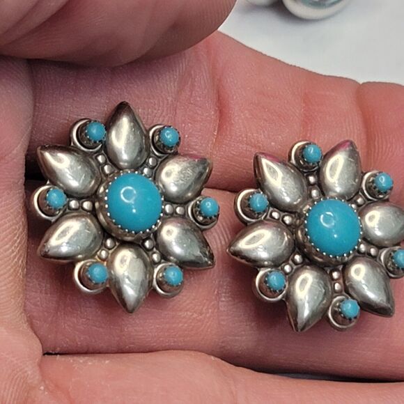 Bell Trading Post Sterling Silver Turquoise Flower Clip On Earrings - Picture 2 of 7